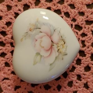 Heart trinket box
